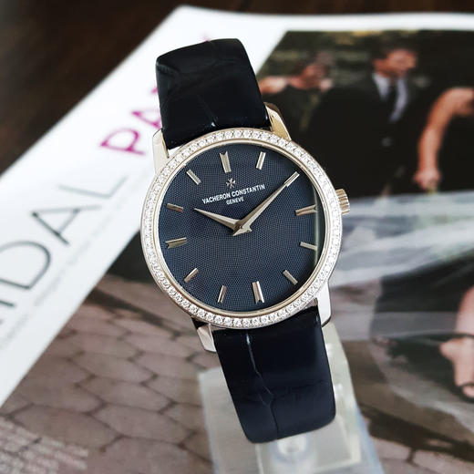 【95新】Vacheron Constantin 江诗丹顿25558/000G-9758石英机芯30MM（女款）传袭系列18K白金；镶嵌原厂钻石表圈170126NJS48 商品图3