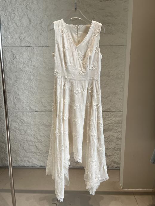 【门店同款】ENJOY春季“序光之旅”奶霜芭蕾刺绣长裙 169605099 商品图0