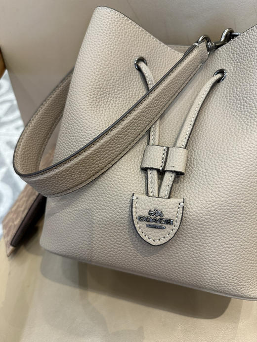 秋冬特惠💰540 蔻驰CBH07 CBH06 经典老花Rowan抽绳单肩斜挎水桶包 子母包 商品图7