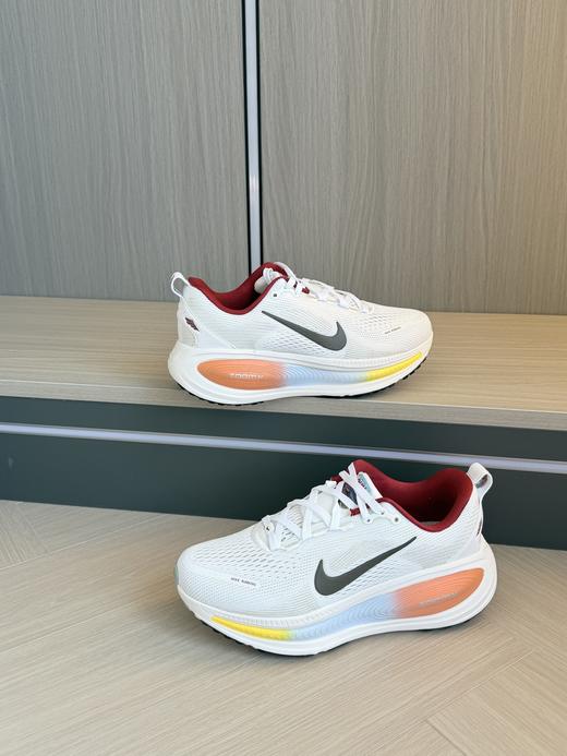 Vomero 18 马年限定 CNY新年款脱缰系列舒适贴合透气回弹跑步鞋 Z-15825 商品图2