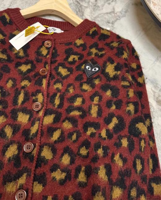 F020132风格复古且野性的豹纹针织开衫毛绒感针织毛衣 商品图5