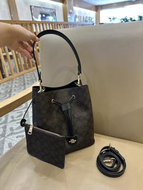 秋冬特惠💰540 蔻驰CBH07 CBH06 经典老花Rowan抽绳单肩斜挎水桶包 子母包