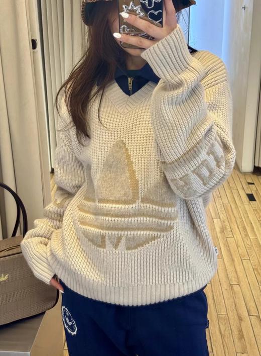 F020134新款v领三叶草运动休闲针织毛衣女款 商品图13