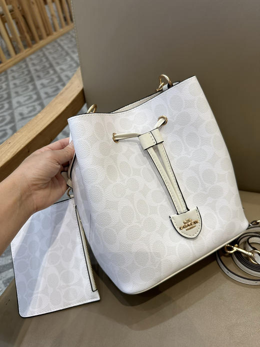 秋冬特惠💰540 蔻驰CBH07 CBH06 经典老花Rowan抽绳单肩斜挎水桶包 子母包 商品图5