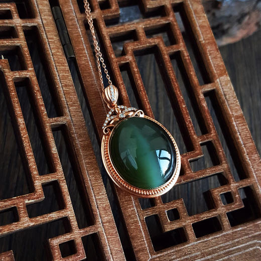 【天然正品】AU750玫瑰金镶钻镶天然细腻无黑点蛋面和田玉碧玉猫眼吊坠项链33.4*21.4*12.0MM（皆取最大值）蛋面：20.2*17.2MM170126NJS63 商品图6