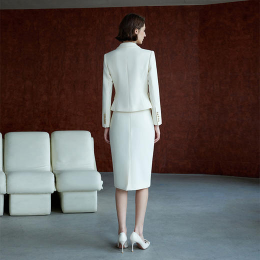 IWY/高级感米白色双排扣长袖套装裙女收腰干练气质通勤职业套装 商品图4