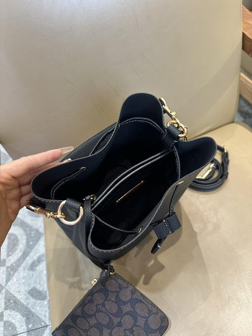 秋冬特惠💰540 蔻驰CBH07 CBH06 经典老花Rowan抽绳单肩斜挎水桶包 子母包 商品图8