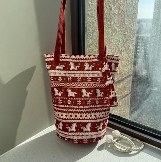 2026新款马上快乐大容量水桶包国风女高级感女包ins风斜挎包 商品图2