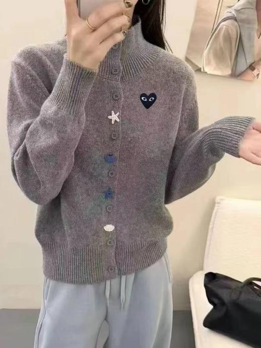 F020133春节穿搭门襟彩色装饰扣半高领设计针织开衫女款 商品图4