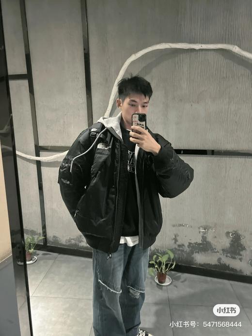 一店d 不退换，Z帅的北羽绒夹克！独家走韩的原单 今天就是给你们争取下的纯纯的福利‼️‼️
韩柜目前在售的假两件二合一可拆卸连帽工装羽绒夹克 太帅了 ！

填充优质80绒 轻盈又保暖 情侣款 
全现 商品图14