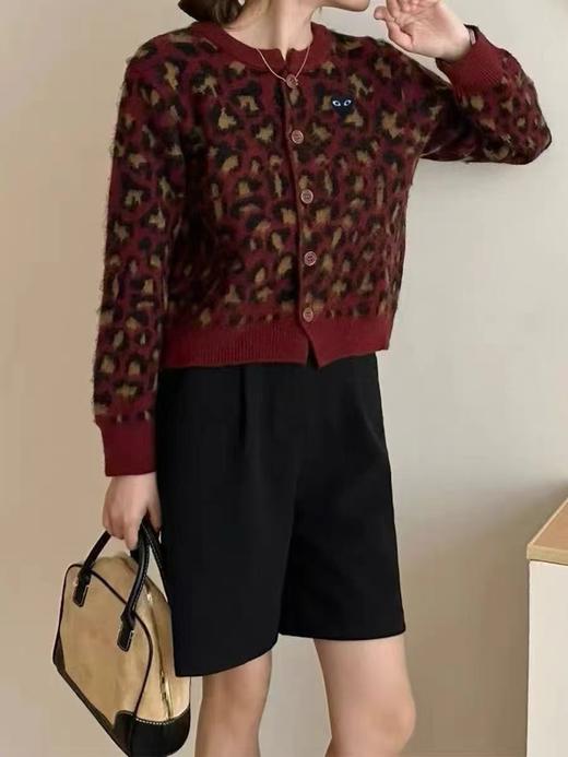 F020132风格复古且野性的豹纹针织开衫毛绒感针织毛衣 商品图3