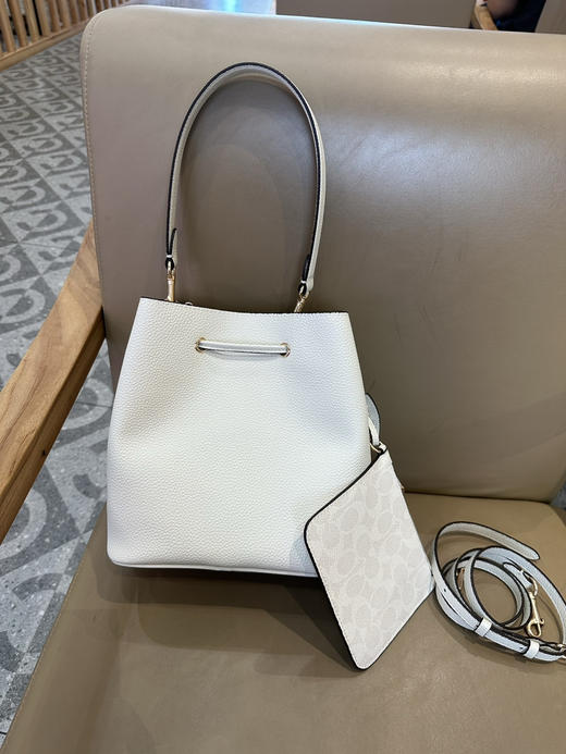 秋冬特惠💰540 蔻驰CBH07 CBH06 经典老花Rowan抽绳单肩斜挎水桶包 子母包 商品图7