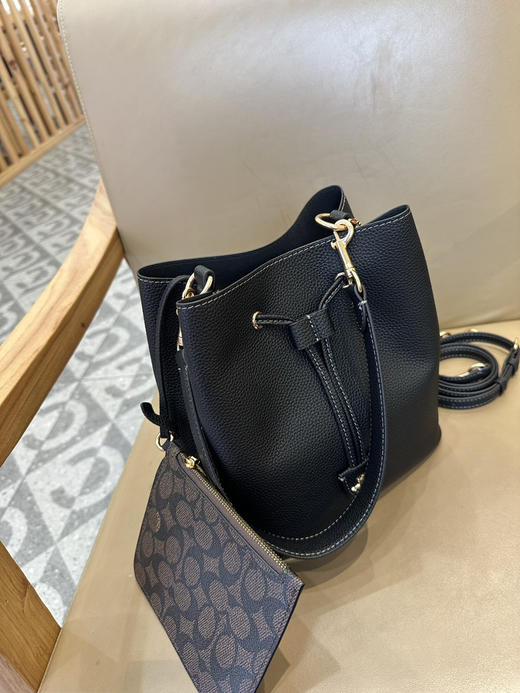 秋冬特惠💰540 蔻驰CBH07 CBH06 经典老花Rowan抽绳单肩斜挎水桶包 子母包 商品图3