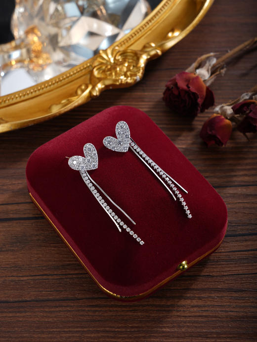 子佩集【爱意呢喃】银S925耳环【Z25675HPQ】时尚爱心流苏2601 商品图2