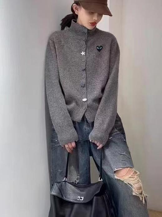 F020133春节穿搭门襟彩色装饰扣半高领设计针织开衫女款 商品图5