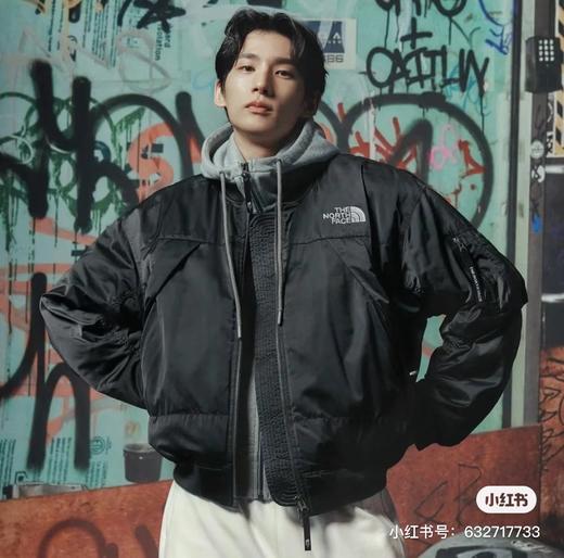 一店d 不退换，Z帅的北羽绒夹克！独家走韩的原单 今天就是给你们争取下的纯纯的福利‼️‼️
韩柜目前在售的假两件二合一可拆卸连帽工装羽绒夹克 太帅了 ！

填充优质80绒 轻盈又保暖 情侣款 
全现 商品图1