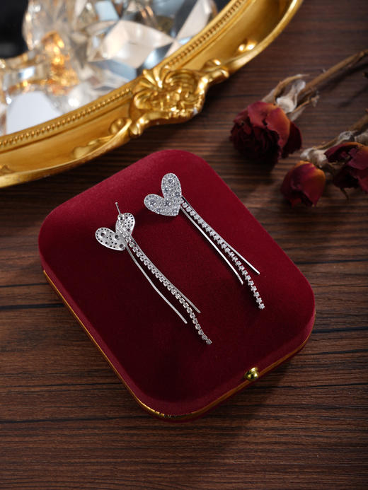 子佩集【爱意呢喃】银S925耳环【Z25675HPQ】时尚爱心流苏2601 商品图3