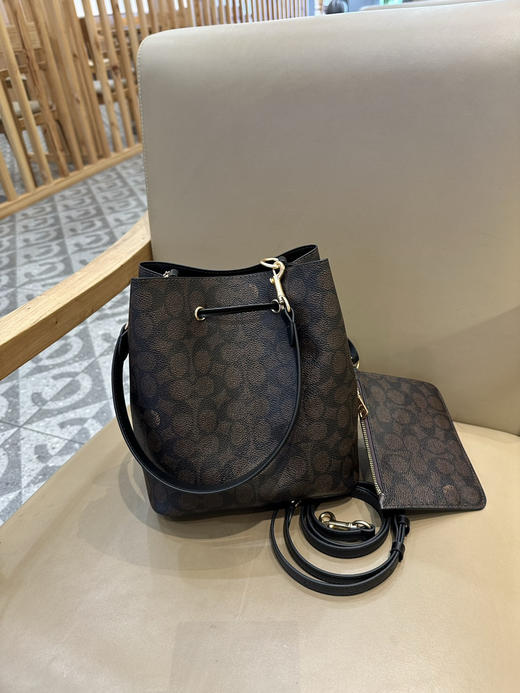 秋冬特惠💰540 蔻驰CBH07 CBH06 经典老花Rowan抽绳单肩斜挎水桶包 子母包 商品图2