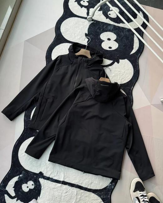 F020109户外休闲商务男士连帽软壳加绒冲锋衣 商品图3