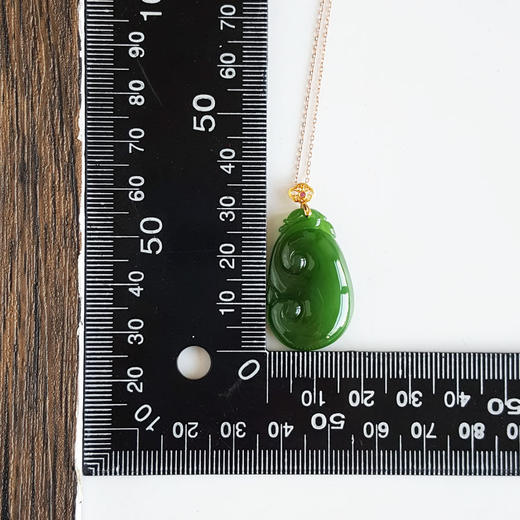 【天然正品】AU750黄金镶天然细腻菠菜绿无黑点如意（万事如意）和田玉碧玉吊坠项链35.1*18.7*5.8MM（皆取最大值）170126NJS68 商品图2