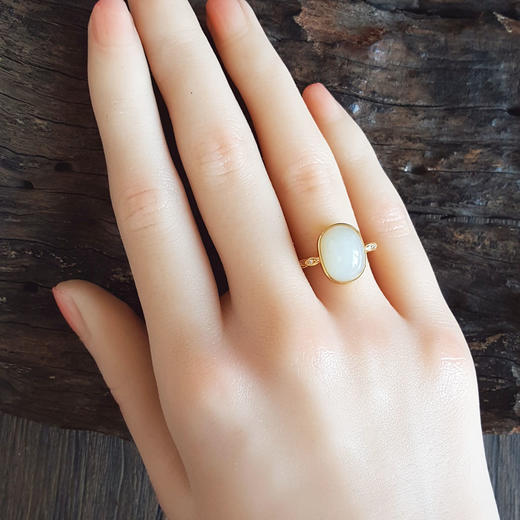 【天然正品】AU750黄金镶钻镶天然新疆籽料细腻一级白油润度佳蛋面和田玉戒指12号（戒圈可改）170126NJS72 商品图8