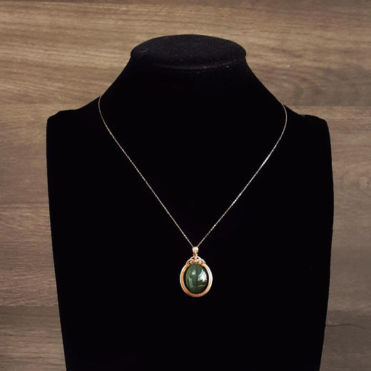 【天然正品】AU750玫瑰金镶钻镶天然细腻无黑点蛋面和田玉碧玉猫眼吊坠项链33.4*21.4*12.0MM（皆取最大值）蛋面：20.2*17.2MM170126NJS63 商品图8