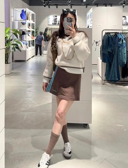 F020136新款三叶草千鸟格毛绒V领套头短款针织毛衣 商品图5