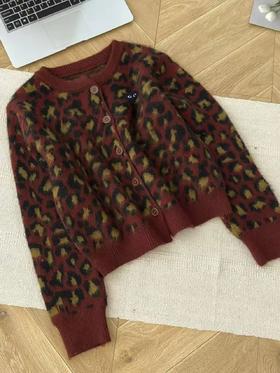 F020132风格复古且野性的豹纹针织开衫毛绒感针织毛衣