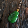 【天然正品】AU750黄金镶天然细腻菠菜绿无黑点如意（万事如意）和田玉碧玉吊坠项链35.1*18.7*5.8MM（皆取最大值）170126NJS68 商品缩略图4