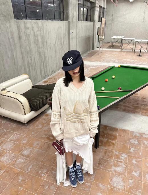 F020134新款v领三叶草运动休闲针织毛衣女款 商品图6