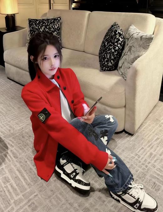 F020121新款徽章立领拉链单排扣针织外套新年红针织开衫 商品图7