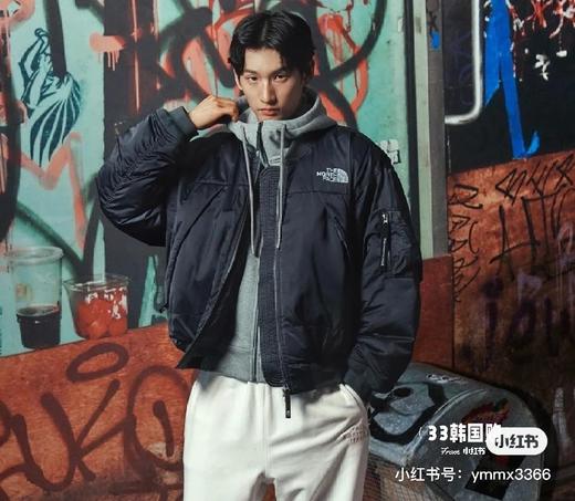 一店d 不退换，Z帅的北羽绒夹克！独家走韩的原单 今天就是给你们争取下的纯纯的福利‼️‼️
韩柜目前在售的假两件二合一可拆卸连帽工装羽绒夹克 太帅了 ！

填充优质80绒 轻盈又保暖 情侣款 
全现 商品图3