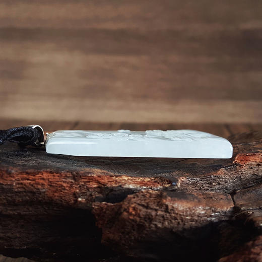 【天然正品】A货翡翠AU750收藏级白金镶天然细腻木那雪花棉冰种山水平安无事牌翡翠吊坠项链71.8*40.4*6.1MM（皆取最大值）131125AH19 商品图7