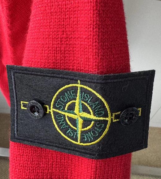 F020121新款徽章立领拉链单排扣针织外套新年红针织开衫 商品图14