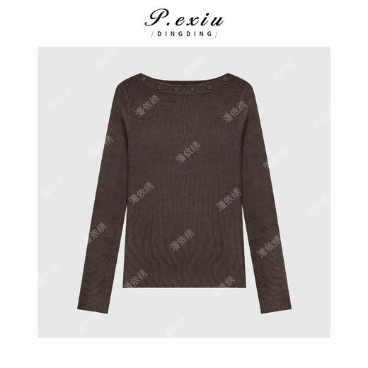 03-2潘依绣丁丁宠粉PanYiXiu/潘依绣绵羊毛时髦设计纽扣装饰一字肩针织毛衣ZZ1051 商品图2