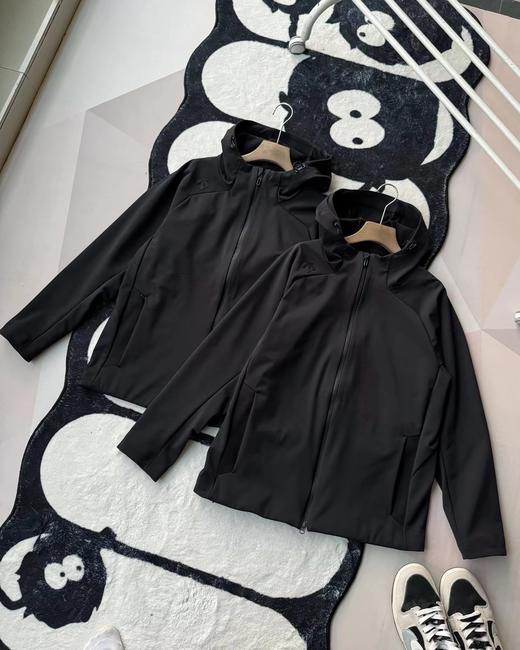 F020109户外休闲商务男士连帽软壳加绒冲锋衣 商品图0