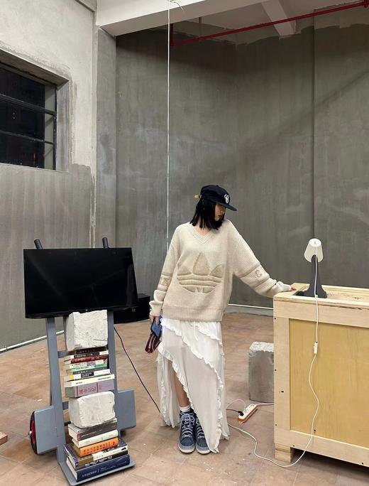 F020134新款v领三叶草运动休闲针织毛衣女款 商品图14