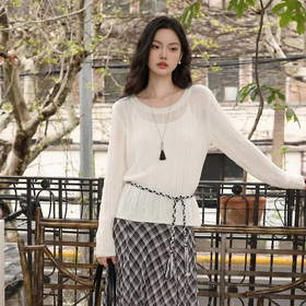 西遇薄款圆领镂空针织毛衣女2026年春季新款慵懒风宽松防晒罩衫10460066