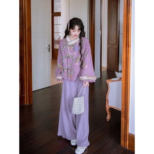 百媚生 紫色优雅新中式保暖毛绒领旗袍8377 商品图3