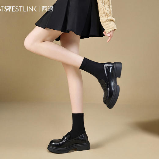 西遇厚底乐福鞋女鞋2026春季新款英伦风JK小皮鞋软面黑色通勤单鞋V0166239 商品图3