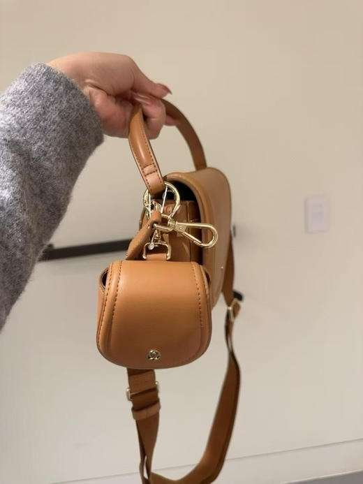 🉐550直邮 品质绝对不输一线大牌！lululemon的三合一挎包，小包轻巧实用， 装手机充电宝， 日常逛街、看电影、聚会都没有问题 商品图1