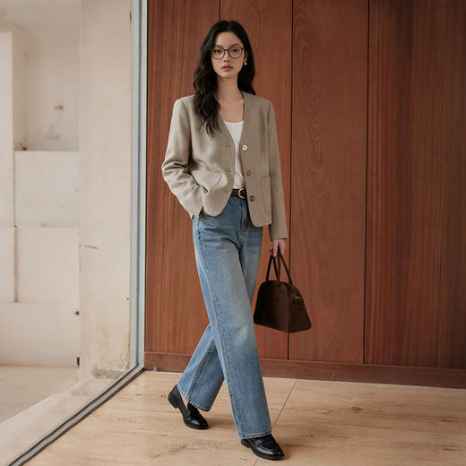 西遇v领截短款西装外套女2026年春季新款正肩廓形简约休闲西服10460028 商品图1