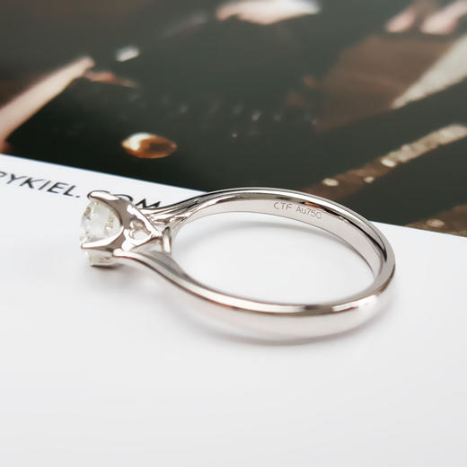 周大福AU750白金经典简约四爪款0.58克拉钻石戒指11号（皆取最大值）130126NJS25 商品图6