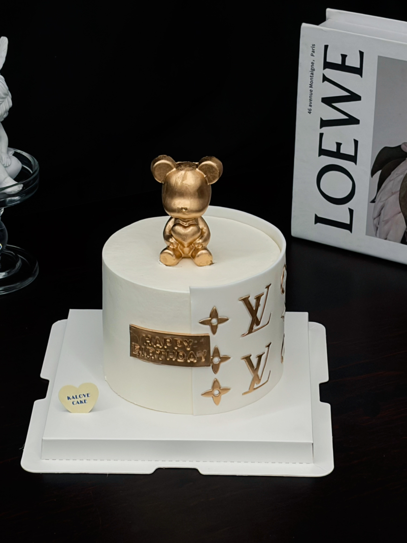 LV白色暴力熊可爱蛋糕