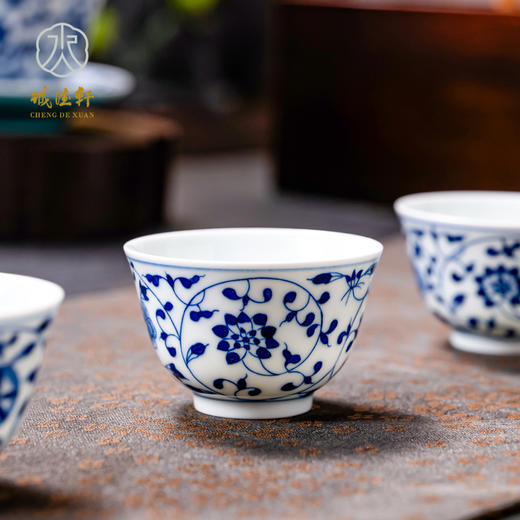 青花颜色釉 玉润清澜（串枝莲）8头茶具套组【首发】 商品图3