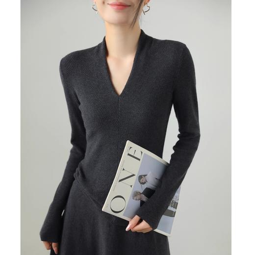 雀说设计感V领水波纹修身羊毛针织衫女秋长袖内搭外穿打底衫ALW9303 商品图4