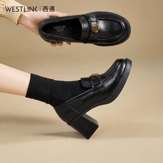 西遇山茶花乐福鞋女2026春季新款英伦风粗高跟小皮鞋一脚蹬单鞋子V0166270 商品图0