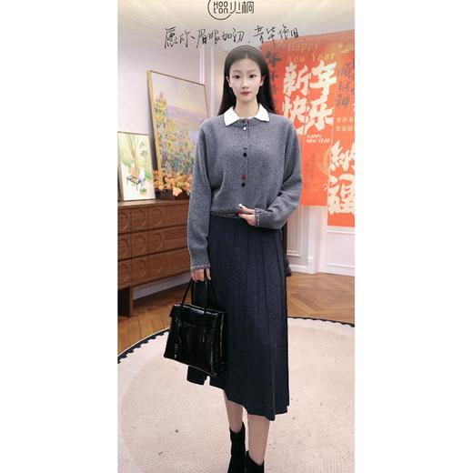 【康赛妮A类 手工包扣】火桐hooton 2026春季新款 山羊绒撞色圆领开衫 商品图1