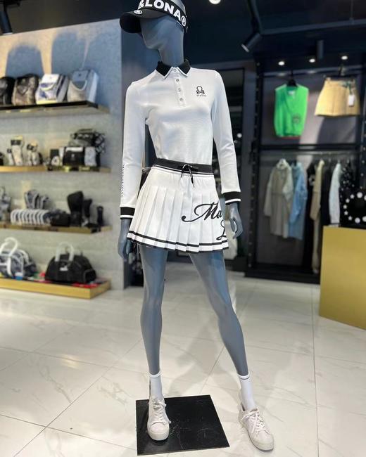 M&L家新款女款同款磨毛加厚长袖上衣来了！这种polo衫是最实穿的，不需要太花哨的设计，质感和细节到位了，随便一穿就很出众！！撞色领袖不会感觉太单调，这种轻松感，好穿又不会太松松垮垮，原厂面料！ 商品图5