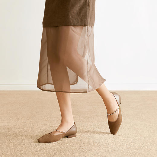 千百度低跟羊皮玛丽珍鞋女2026春季新款小香风通勤晚晚浅口单鞋A26125061 商品图4